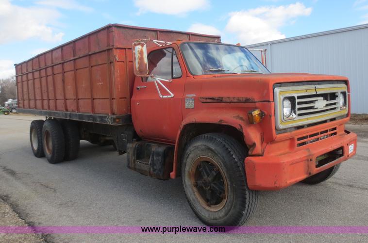 image for item I2136 1974 Chevrolet C65 grain truck