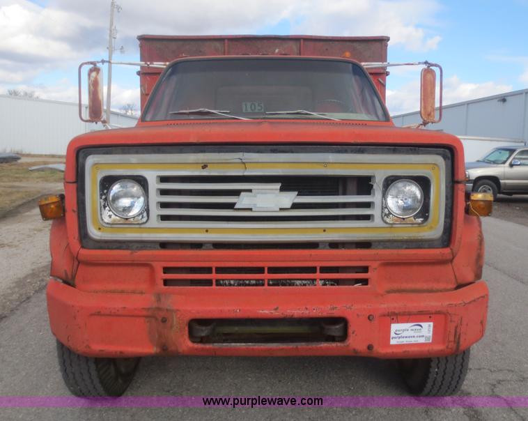 image for item I2136 1974 Chevrolet C65 grain truck
