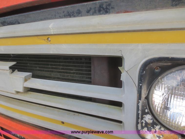 image for item I2136 1974 Chevrolet C65 grain truck