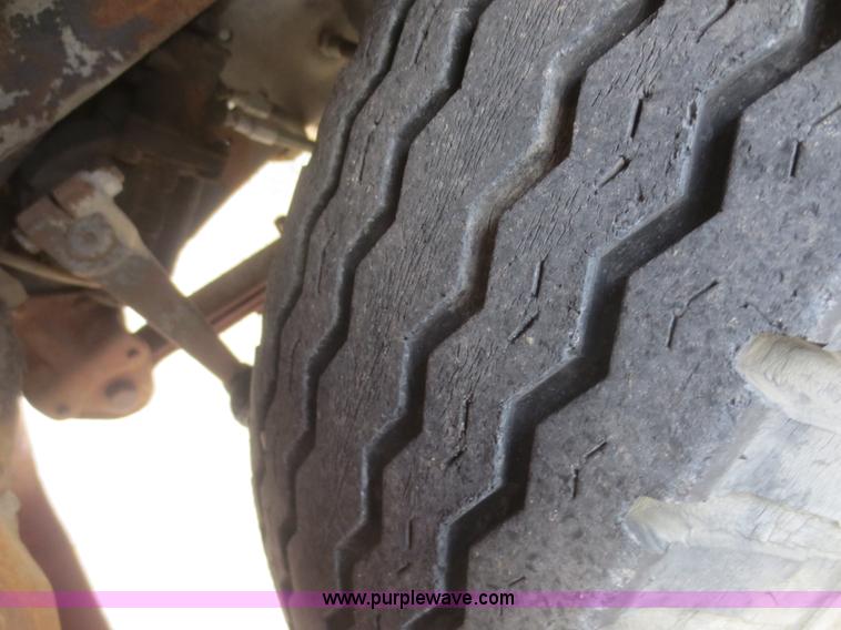 image for item I2136 1974 Chevrolet C65 grain truck