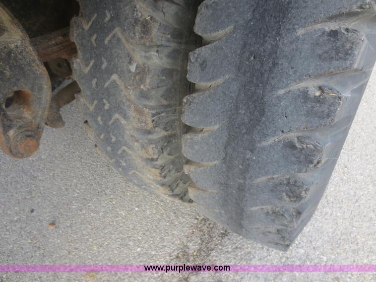 image for item I2136 1974 Chevrolet C65 grain truck