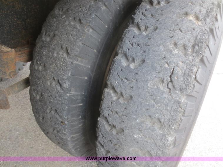 image for item I2136 1974 Chevrolet C65 grain truck