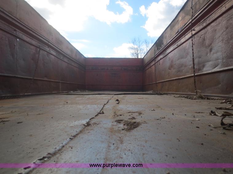 image for item I2136 1974 Chevrolet C65 grain truck