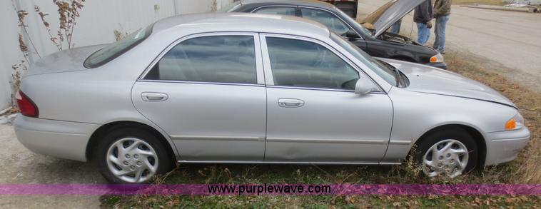 image for item I2137 2002 Mazda 626 LX