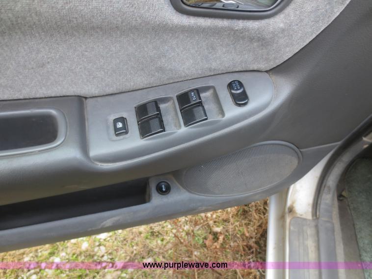 image for item I2137 2002 Mazda 626 LX