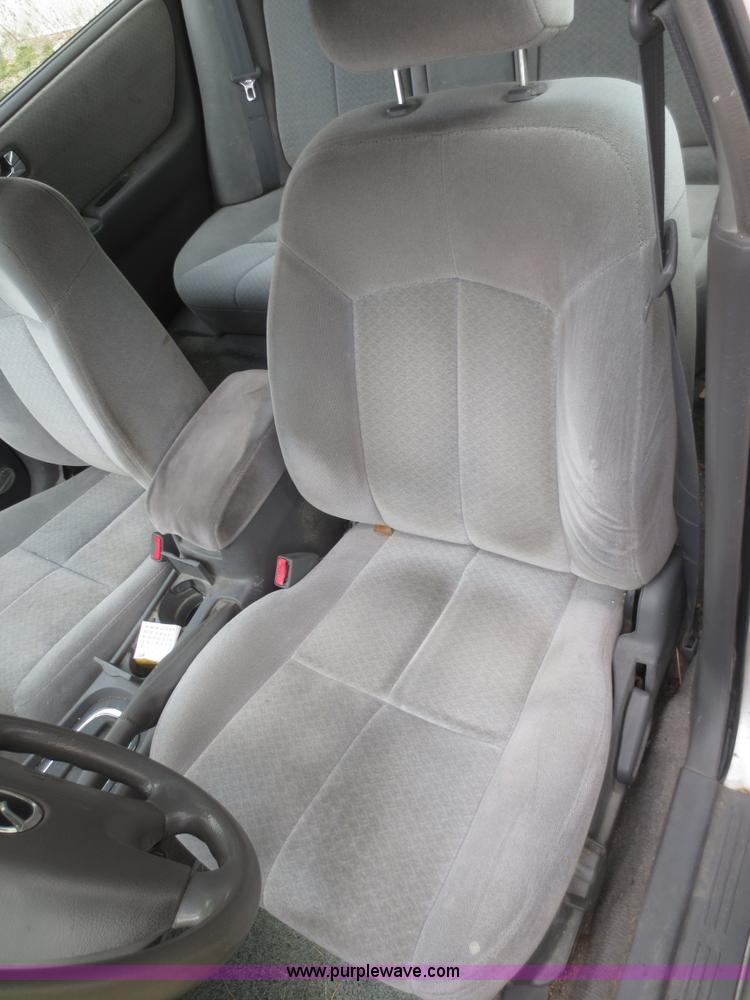 image for item I2137 2002 Mazda 626 LX