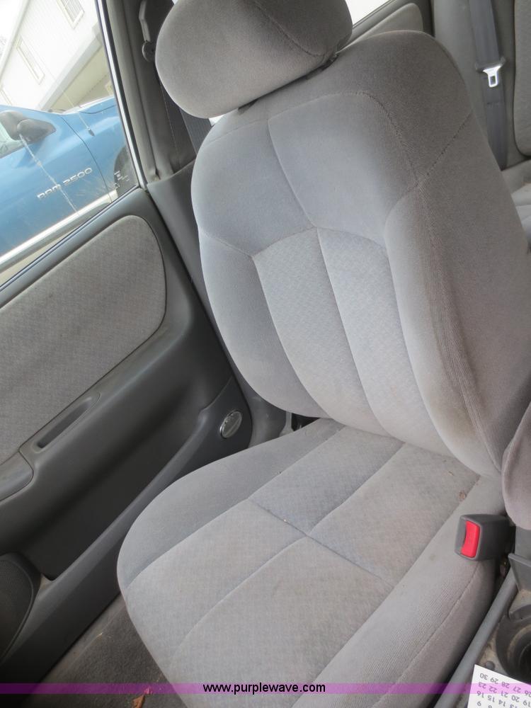 image for item I2137 2002 Mazda 626 LX