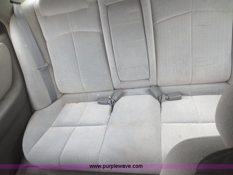 image for item I2137 2002 Mazda 626 LX