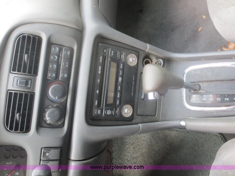 image for item I2137 2002 Mazda 626 LX