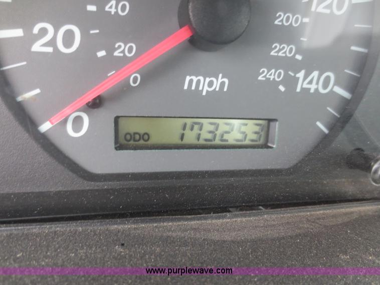 image for item I2137 2002 Mazda 626 LX