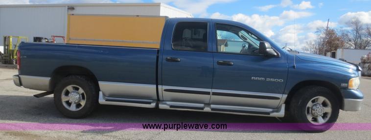 image for item I2140 2003 Dodge Ram 2500 SLT Quad Cab pickup truck