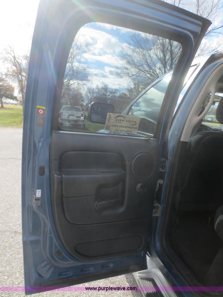 image for item I2140 2003 Dodge Ram 2500 SLT Quad Cab pickup truck