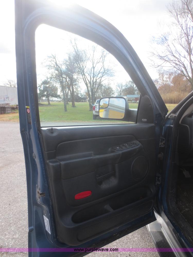 image for item I2140 2003 Dodge Ram 2500 SLT Quad Cab pickup truck