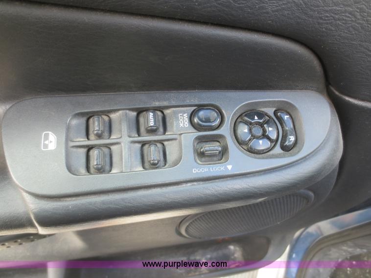 image for item I2140 2003 Dodge Ram 2500 SLT Quad Cab pickup truck