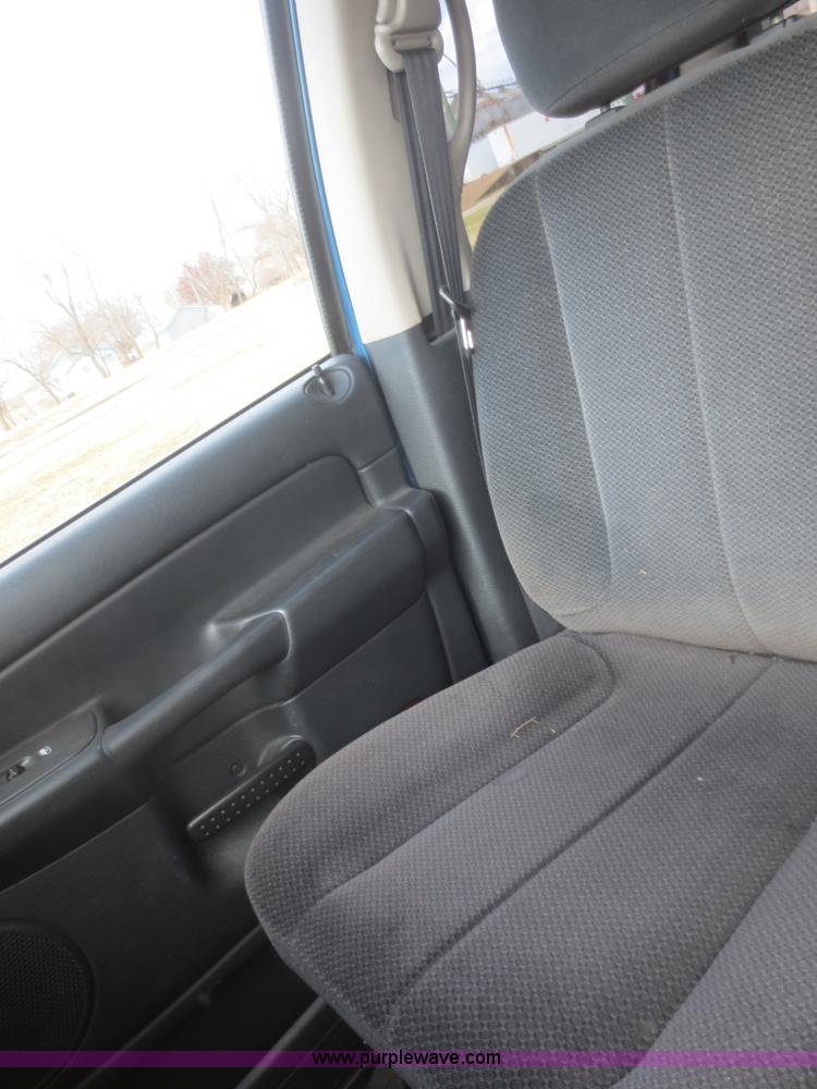 image for item I2140 2003 Dodge Ram 2500 SLT Quad Cab pickup truck