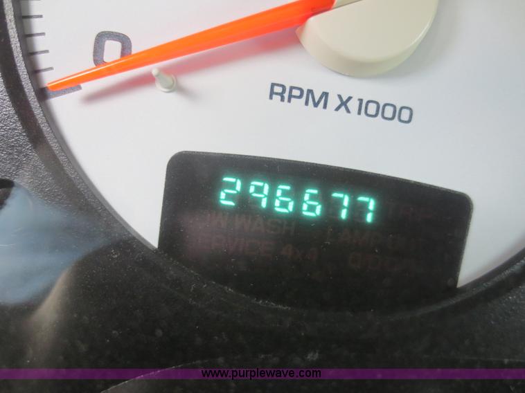 image for item I2140 2003 Dodge Ram 2500 SLT Quad Cab pickup truck