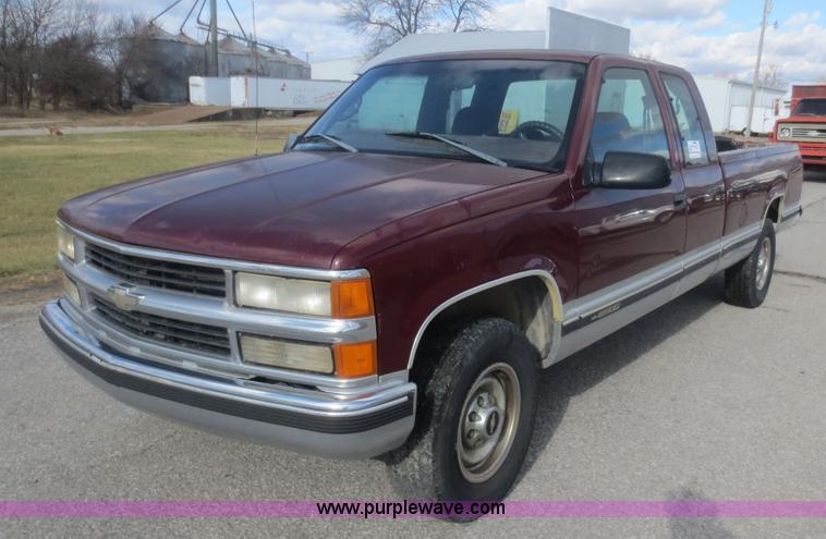 image for item I2141 1997 Chevrolet Silverado 2500 Ext. Cab pickup truck