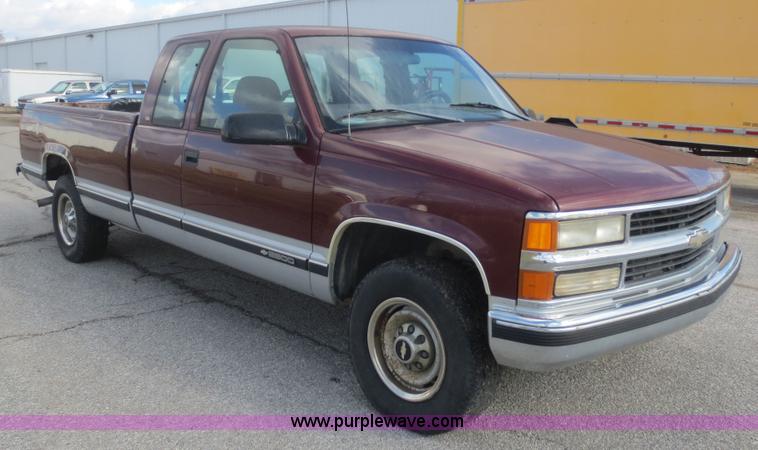 image for item I2141 1997 Chevrolet Silverado 2500 Ext. Cab pickup truck