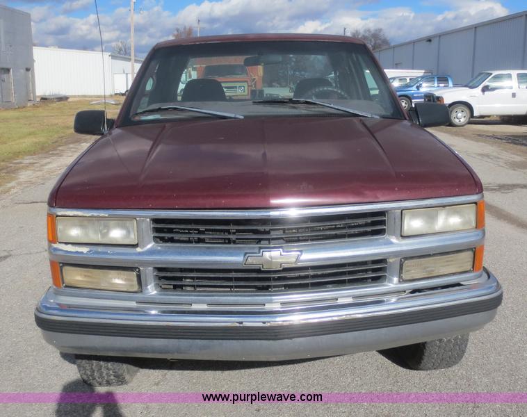 image for item I2141 1997 Chevrolet Silverado 2500 Ext. Cab pickup truck