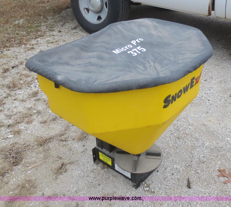 image for item I2142 Snow Ex Micro Pro 375 salt sand spreader