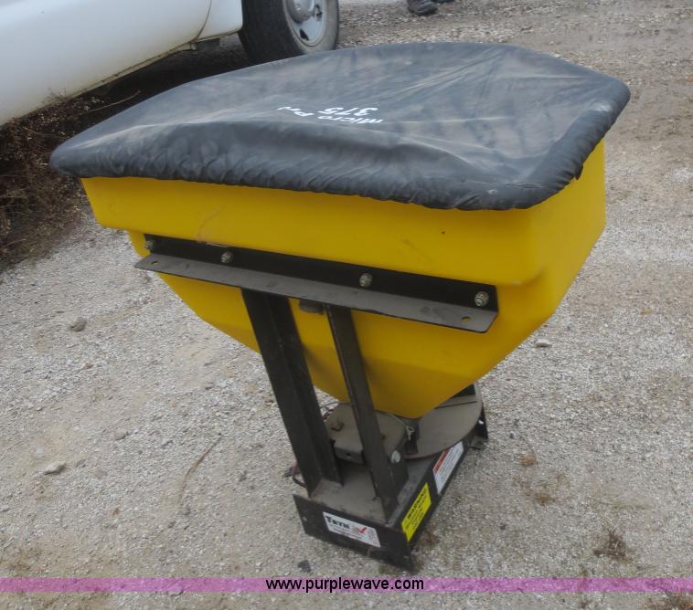 image for item I2142 Snow Ex Micro Pro 375 salt sand spreader