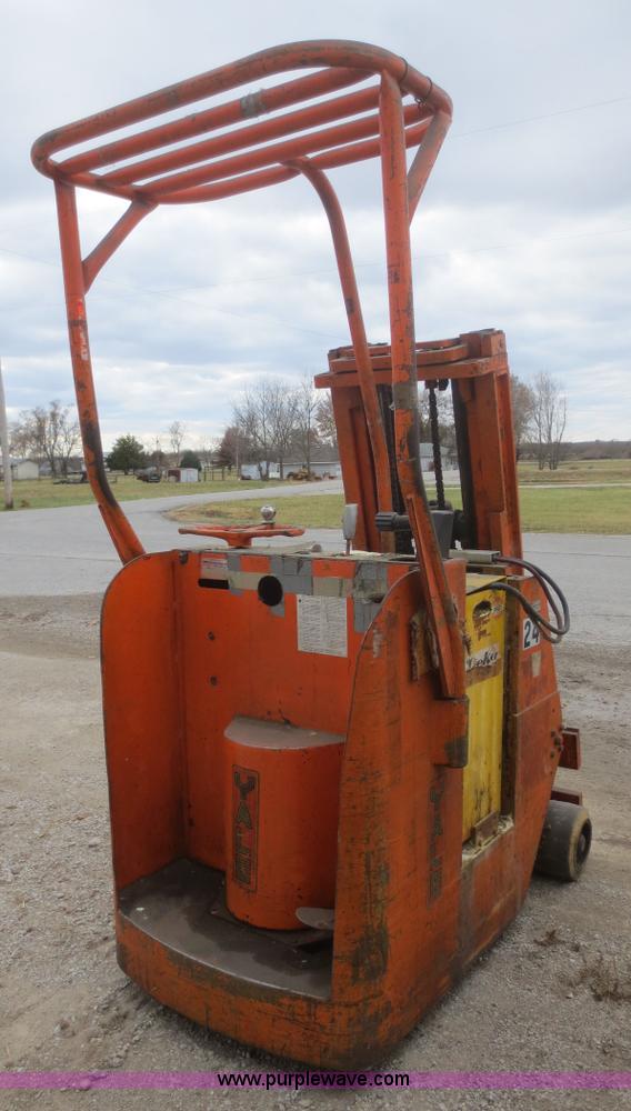 image for item I2144 Yale M20R4G forklift