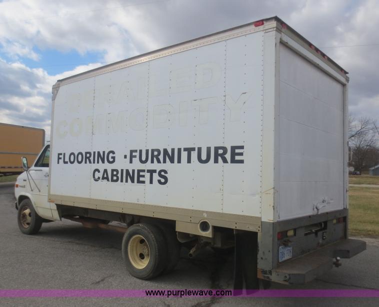 image for item I2145 1994 GMC G3500 Vandura box truck