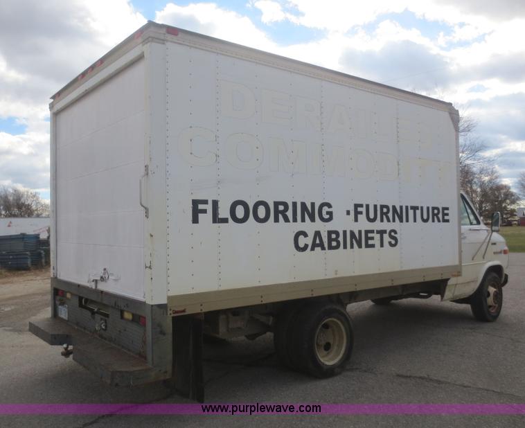 image for item I2145 1994 GMC G3500 Vandura box truck