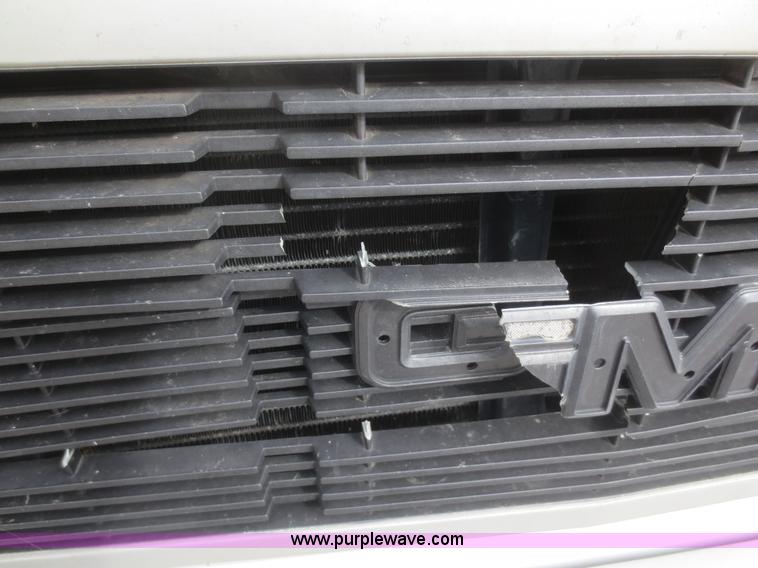 image for item I2145 1994 GMC G3500 Vandura box truck