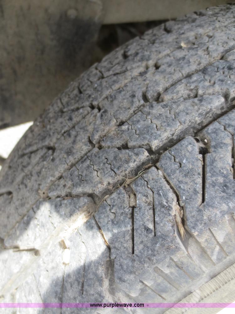 image for item I2145 1994 GMC G3500 Vandura box truck