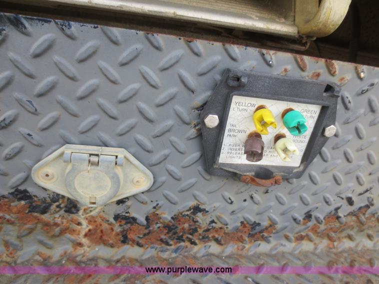 image for item I2145 1994 GMC G3500 Vandura box truck