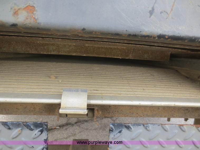 image for item I2145 1994 GMC G3500 Vandura box truck