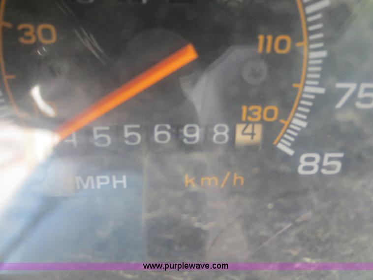 image for item I2145 1994 GMC G3500 Vandura box truck