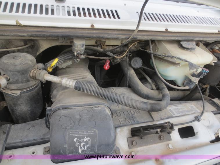 image for item I2145 1994 GMC G3500 Vandura box truck