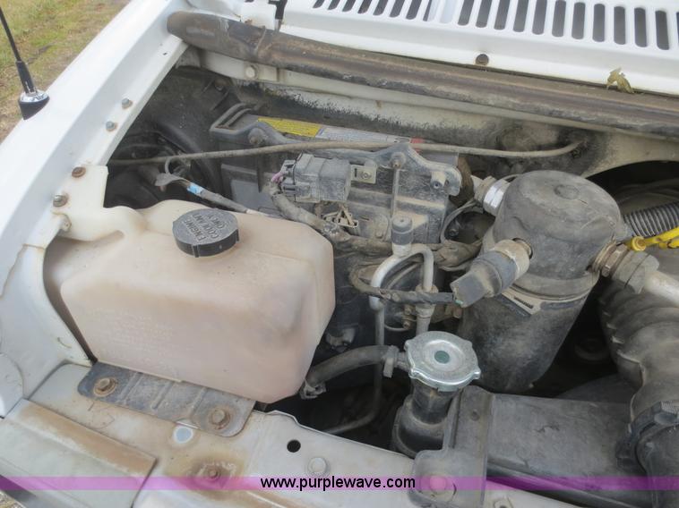 image for item I2145 1994 GMC G3500 Vandura box truck