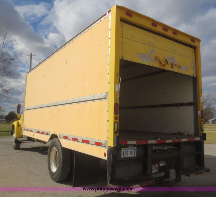 image for item I2146 1995 Ford F700 box truck