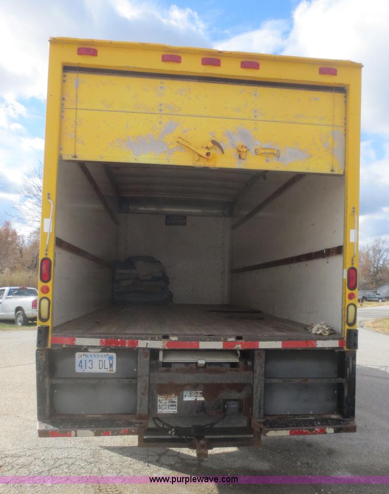 image for item I2146 1995 Ford F700 box truck