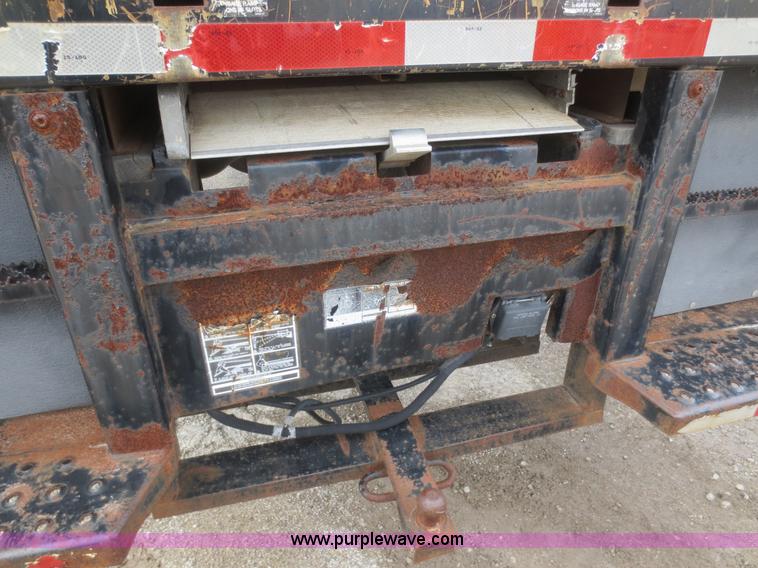 image for item I2146 1995 Ford F700 box truck