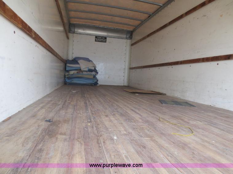 image for item I2146 1995 Ford F700 box truck