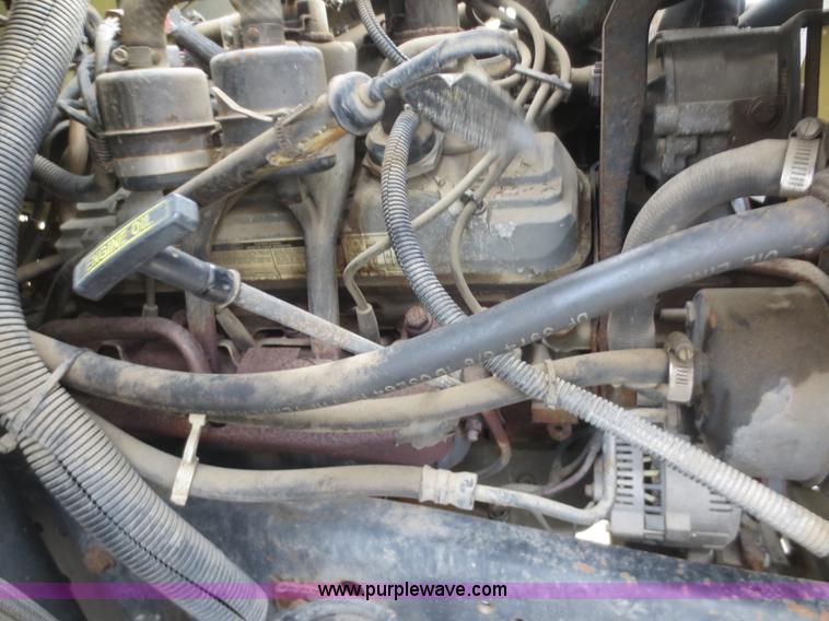 image for item I2146 1995 Ford F700 box truck