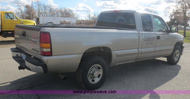 image for item I2147 1999 Chevrolet Silverado 2500 LS Ext. Cab pickup truck