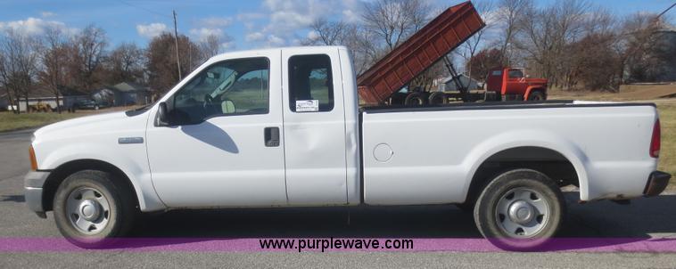 image for item I2148 2005 Ford F250 Super Duty XL SuperCab pickup truck
