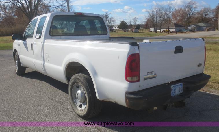 image for item I2148 2005 Ford F250 Super Duty XL SuperCab pickup truck