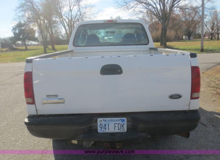 image for item I2148 2005 Ford F250 Super Duty XL SuperCab pickup truck