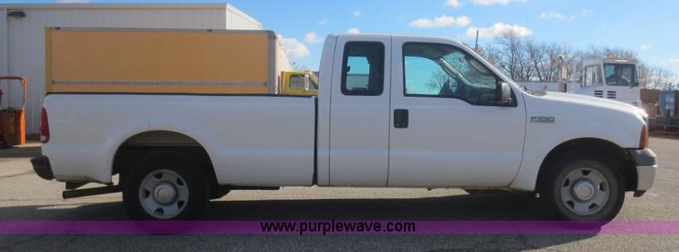 image for item I2148 2005 Ford F250 Super Duty XL SuperCab pickup truck