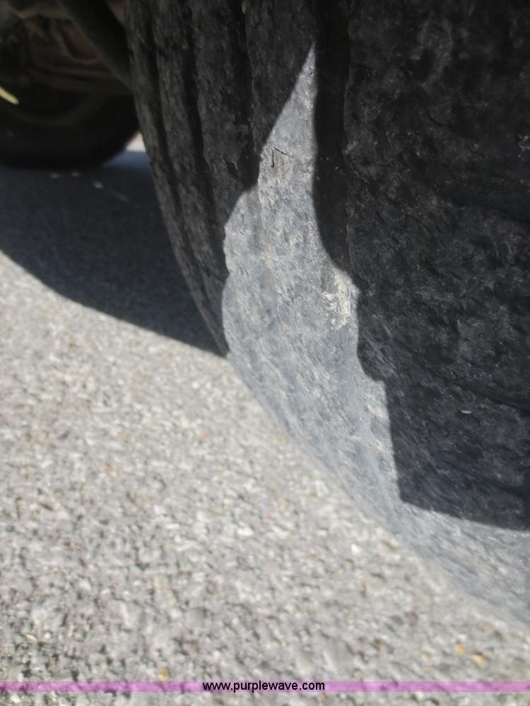 image for item I2148 2005 Ford F250 Super Duty XL SuperCab pickup truck