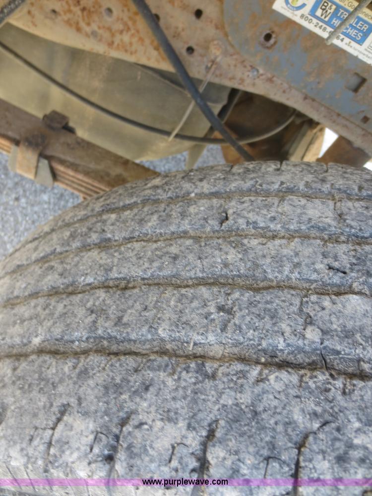 image for item I2148 2005 Ford F250 Super Duty XL SuperCab pickup truck