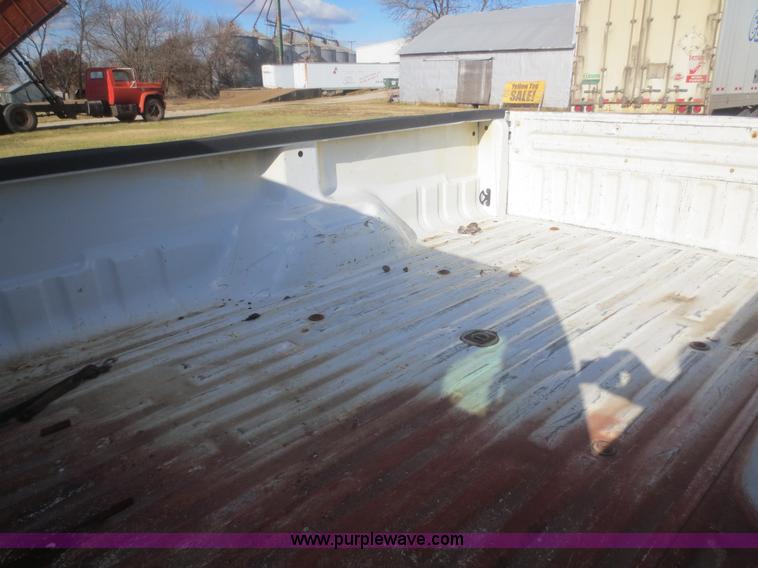 image for item I2148 2005 Ford F250 Super Duty XL SuperCab pickup truck