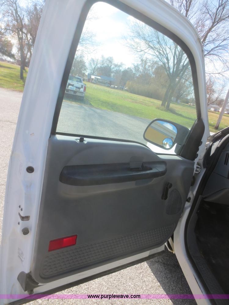 image for item I2148 2005 Ford F250 Super Duty XL SuperCab pickup truck