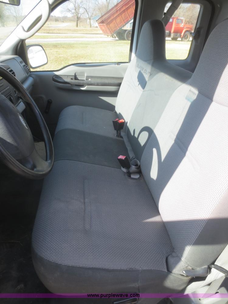 image for item I2148 2005 Ford F250 Super Duty XL SuperCab pickup truck